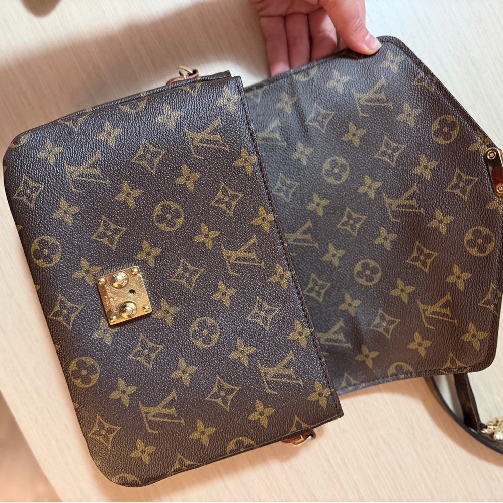 AUTHENTIC Louis Vuitton Monogram Pochette Metis Bag - Picture 9 of 15
